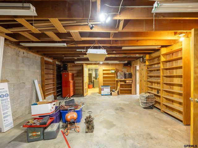 11340 Old Maple Road, Omaha, NE 68164