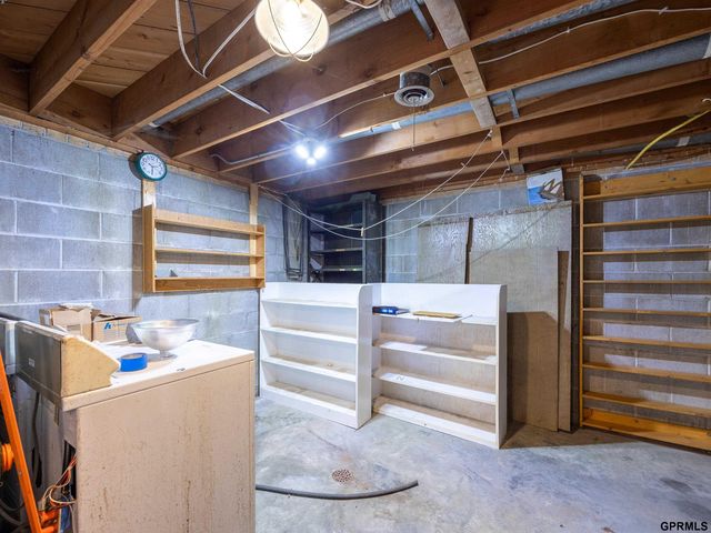 11340 Old Maple Road, Omaha, NE 68164