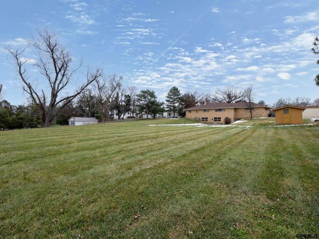 11340 Old Maple Road, Omaha, NE 68164