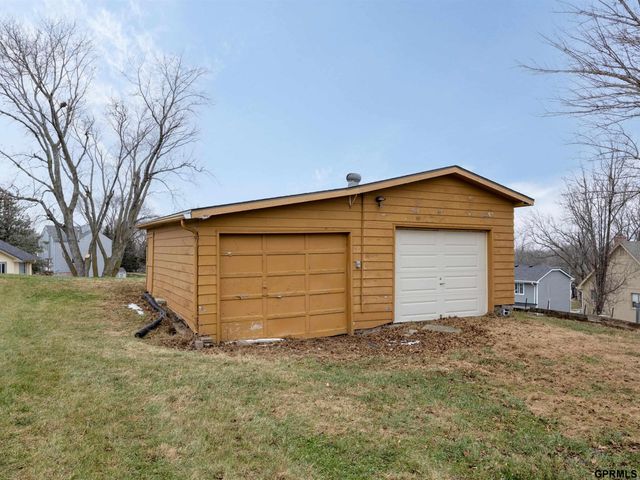 11340 Old Maple Road, Omaha, NE 68164