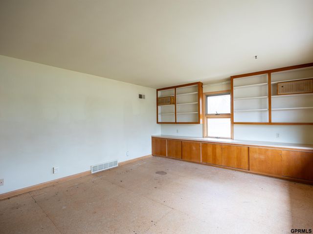 11340 Old Maple Road, Omaha, NE 68164