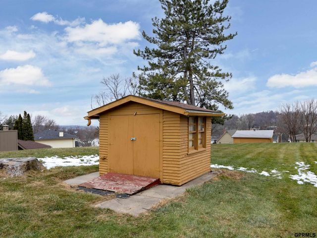 11340 Old Maple Road, Omaha, NE 68164