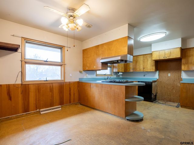 11340 Old Maple Road, Omaha, NE 68164