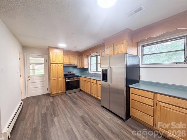 1580 W Cloaninger Avenue, Statesville, NC 28625
