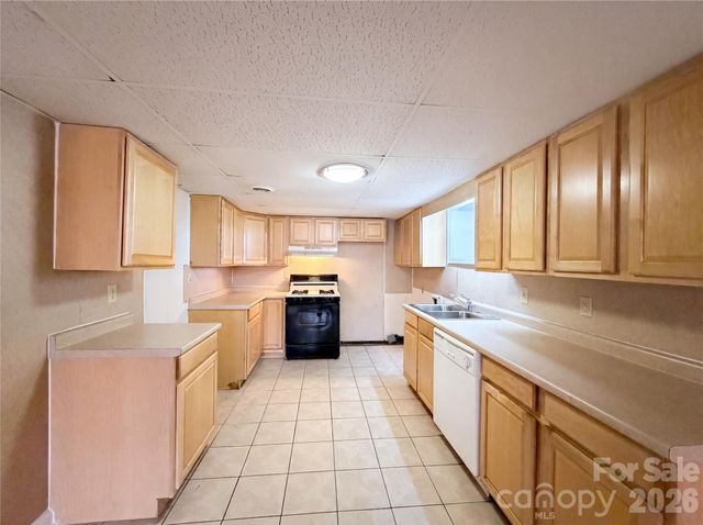 1580 W Cloaninger Avenue, Statesville, NC 28625