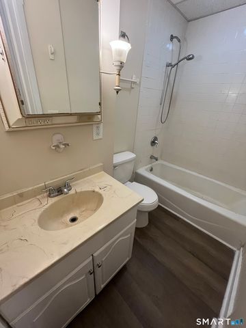 33 Dewey Street, New Britain, CT 06051