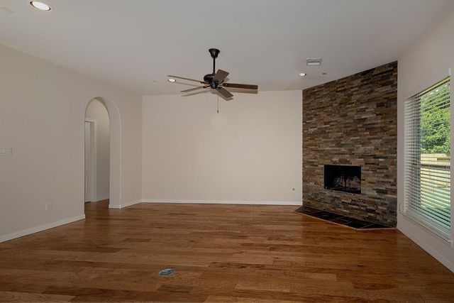 8858 Van Allen Drive, The Woodlands, TX 77381
