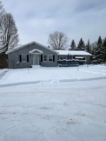 556 Prospect Street, Champlain, NY 12919