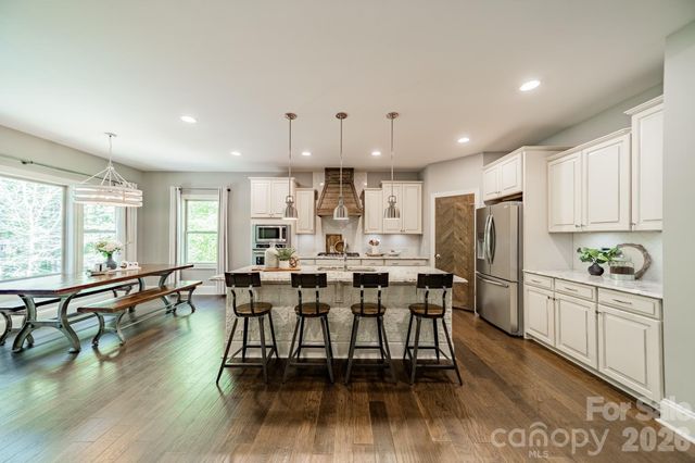 800 Hidden Pond Lane, Waxhaw, NC 28173