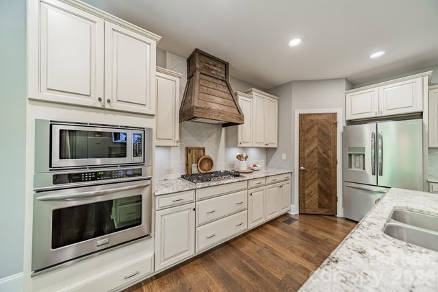 800 Hidden Pond Lane, Waxhaw, NC 28173