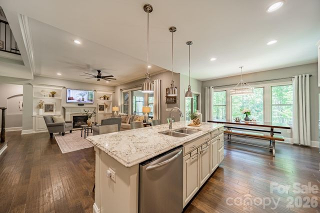 800 Hidden Pond Lane, Waxhaw, NC 28173