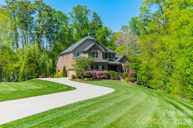 800 Hidden Pond Lane, Waxhaw, NC 28173