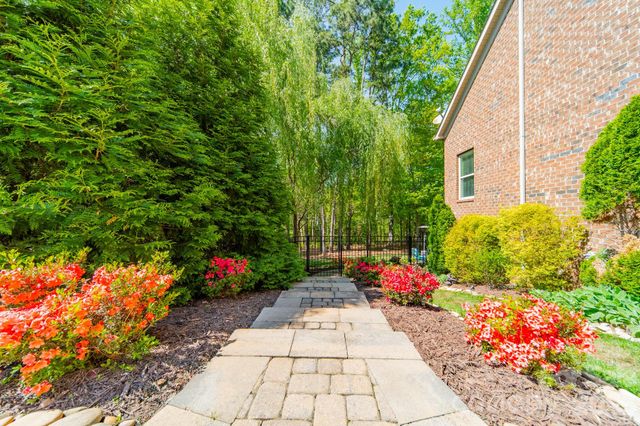 800 Hidden Pond Lane, Waxhaw, NC 28173