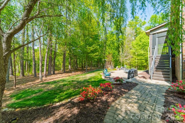 800 Hidden Pond Lane, Waxhaw, NC 28173