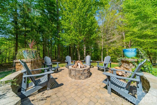 800 Hidden Pond Lane, Waxhaw, NC 28173