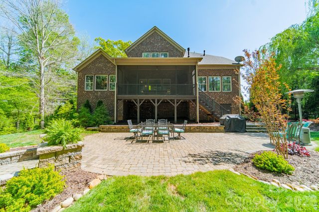 800 Hidden Pond Lane, Waxhaw, NC 28173