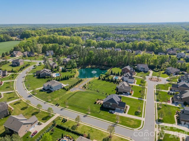800 Hidden Pond Lane, Waxhaw, NC 28173