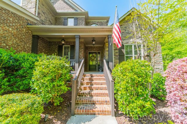 800 Hidden Pond Lane, Waxhaw, NC 28173