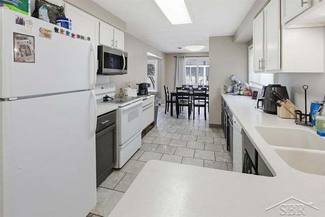 210 E Meadowbrook Drive, Midland, MI 48642