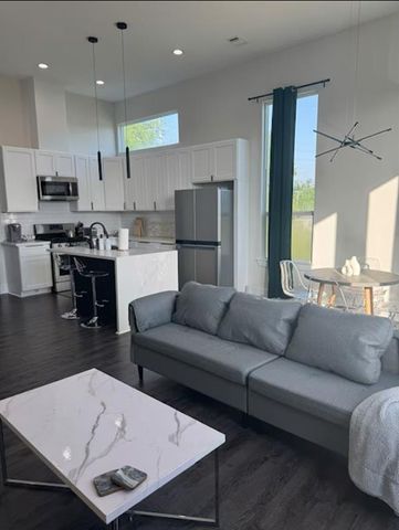 3610 Dreyfus Street A, Houston, TX 77021