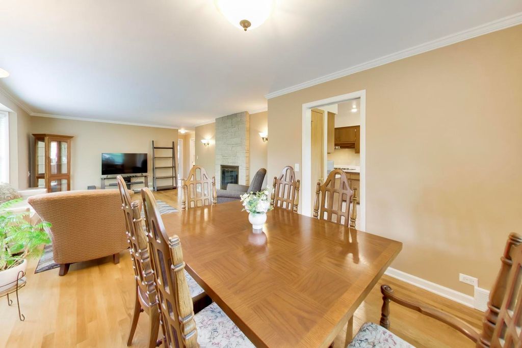 206 W Hiawatha Trail, Mount Prospect, IL 60056 — photo 4
