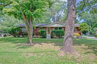 5017 W Durrett Dr, Nashville, TN 37211
