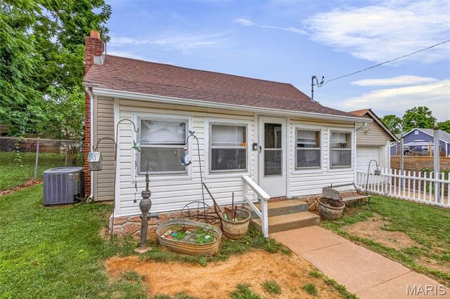 505 S Vandervoot Street, Desloge, MO 63601