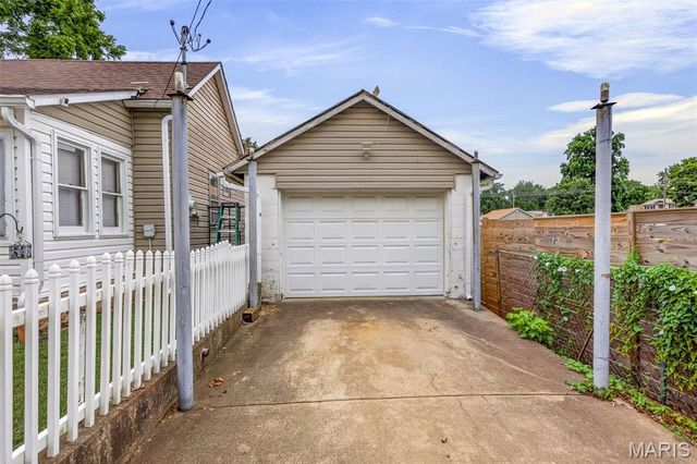 505 S Vandervoot Street, Desloge, MO 63601