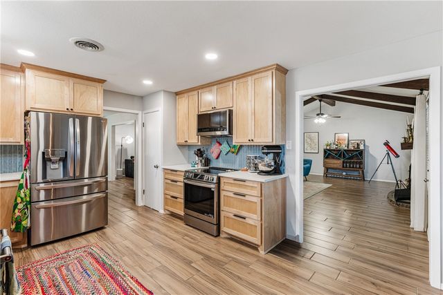 302 Cape Hatteras Dr, Corpus Christi, TX 78412
