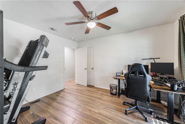 302 Cape Hatteras Dr, Corpus Christi, TX 78412
