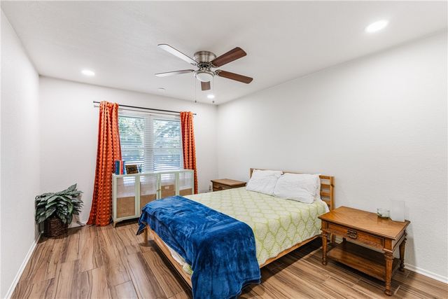 302 Cape Hatteras Dr, Corpus Christi, TX 78412
