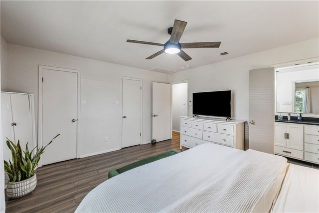 302 Cape Hatteras Dr, Corpus Christi, TX 78412
