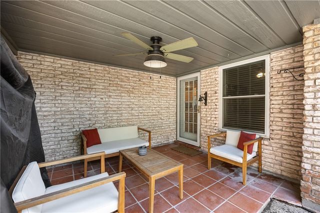 302 Cape Hatteras Dr, Corpus Christi, TX 78412
