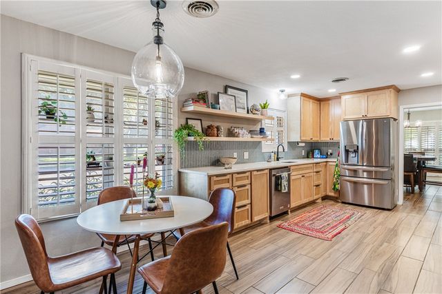 302 Cape Hatteras Dr, Corpus Christi, TX 78412