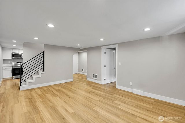 7901 16th Avenue SW, Seattle, WA 98106