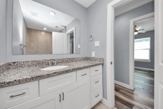 618 Maple Way B, Houston, TX 77015