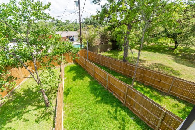 618 Maple Way B, Houston, TX 77015