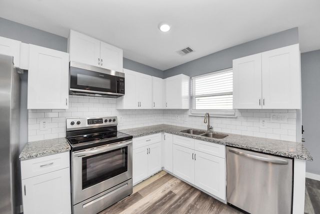 618 Maple Way B, Houston, TX 77015