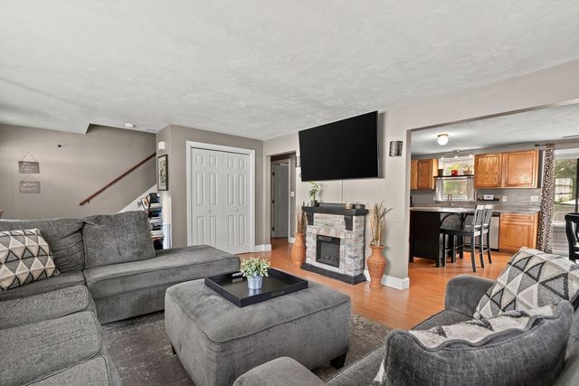 85 Baylies Rd 2, Taunton, MA 02780