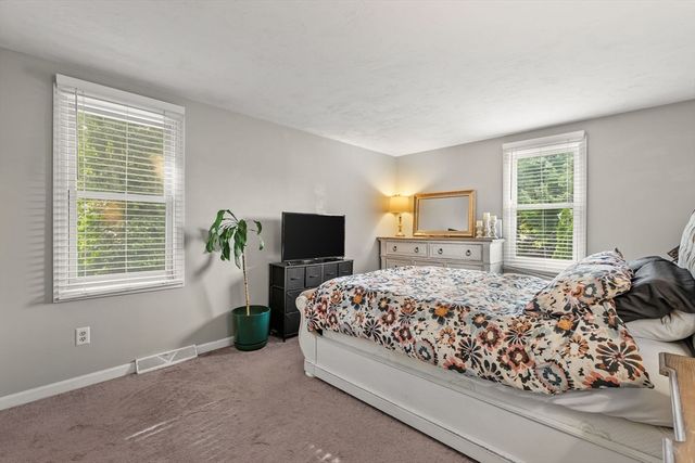 85 Baylies Rd 2, Taunton, MA 02780