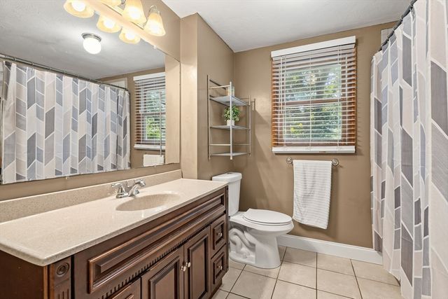 85 Baylies Rd 2, Taunton, MA 02780
