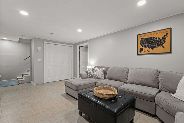 85 Baylies Rd 2, Taunton, MA 02780
