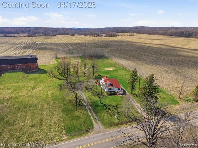 8375 Denton Hill Road, Fenton, MI 48430