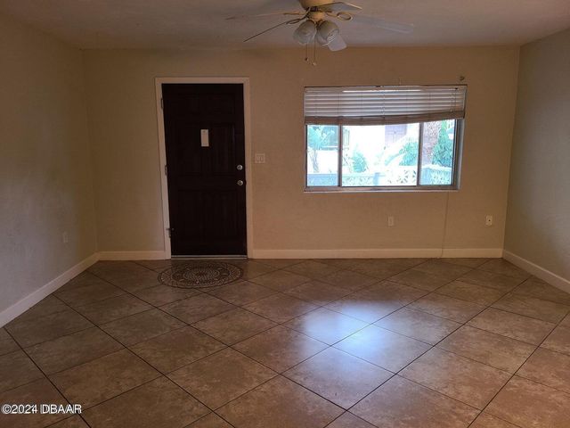 102 S Peninsula Dr Apt 200, Daytona Beach, FL 32118