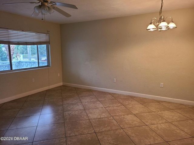 102 S Peninsula Dr Apt 200, Daytona Beach, FL 32118