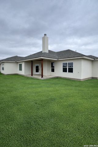 613 34th Street, Hondo, TX 78861