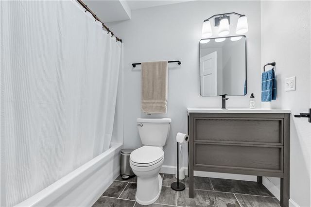 521 Pine Place, Rice Lake, WI 54868