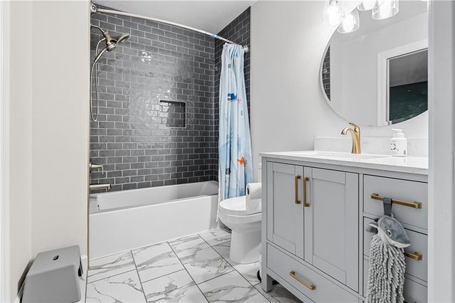 521 Pine Place, Rice Lake, WI 54868