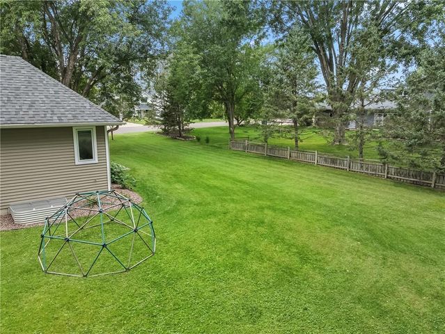 521 Pine Place, Rice Lake, WI 54868