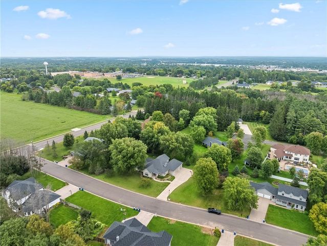 521 Pine Place, Rice Lake, WI 54868